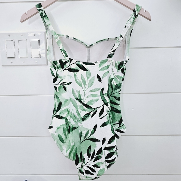 Nip Tuck Green Oasis Joanne One Piece Swimsuit slimming - Picture 9 of 10